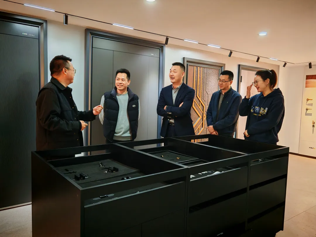 温州木材集团董事长李政一行调研红连跨贸园，共话跨境电商“破局”之道”